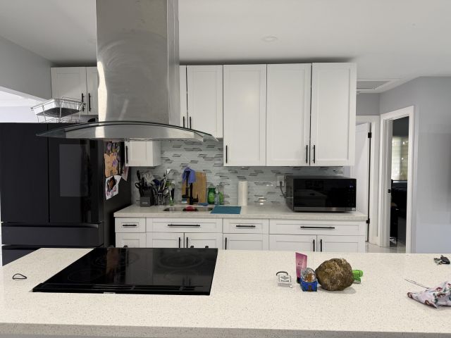 Продажа дома по адресу 12475 NW 10th Avenue - фото 6803419