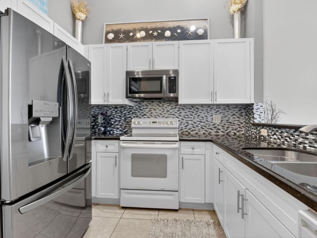 Дом в аренду по адресу 235 Coral Trace Lane - фото 6798474