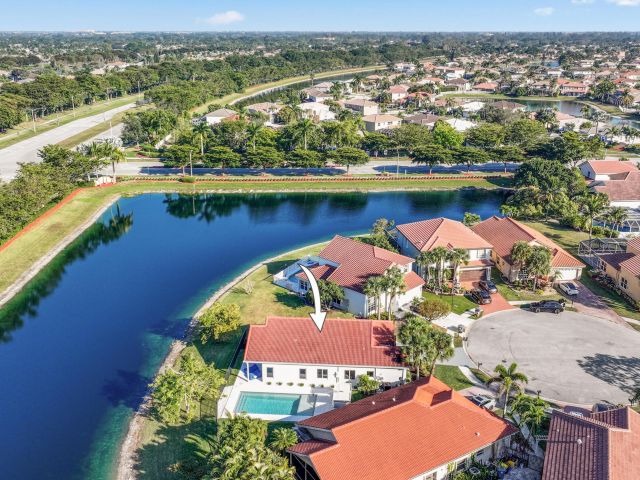 Продажа дома по адресу 21767 Philmont Court - фото 6809246