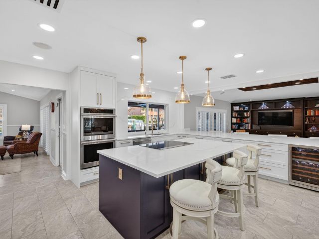 Продажа дома по адресу 885 Nafa Drive - фото 6830404