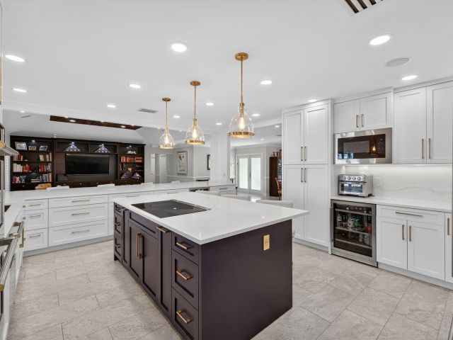 Продажа дома по адресу 885 Nafa Drive - фото 6830405