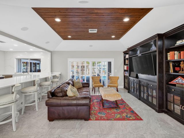 Продажа дома по адресу 885 Nafa Drive - фото 6830414