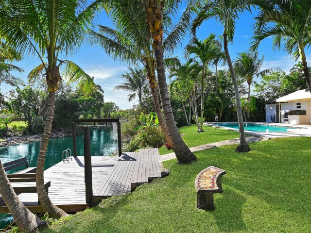 Продажа дома по адресу 14 NW 24th Street - фото 6822384