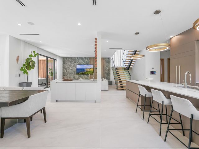 Продажа дома по адресу 1504 NE 6th Street - фото 6803717