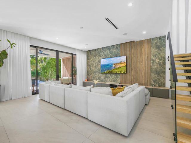 Продажа дома по адресу 1504 NE 6th Street - фото 6803723