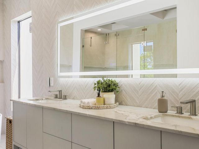 Продажа дома по адресу 1504 NE 6th Street - фото 6803724