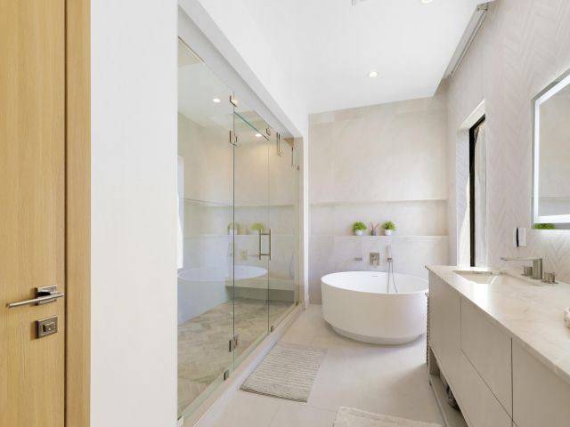 Продажа дома по адресу 1504 NE 6th Street - фото 6803727