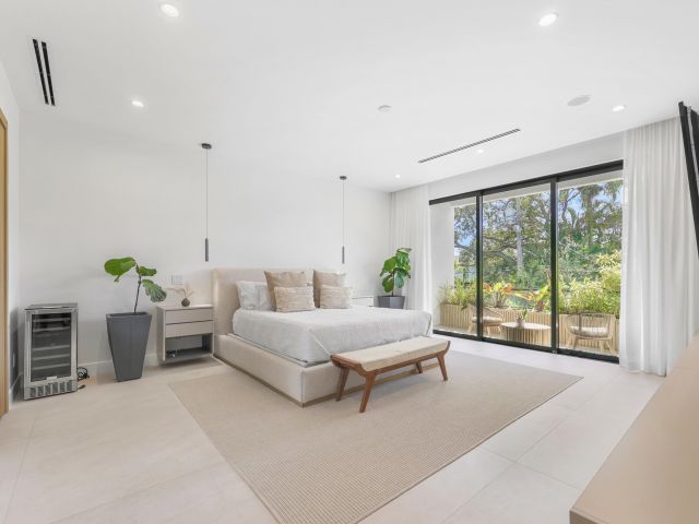 Продажа дома по адресу 1504 NE 6th Street - фото 6803731