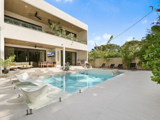 Продажа дома по адресу 1504 NE 6th Street - фото 6803734