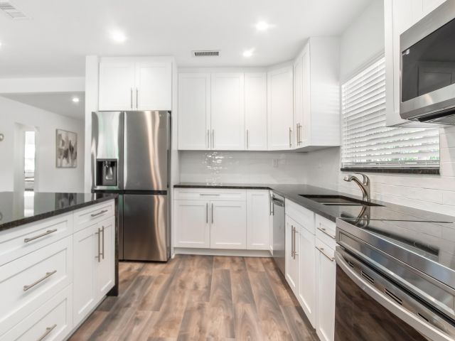 Дом в аренду по адресу 121 George Bush Boulevard - фото 6798494