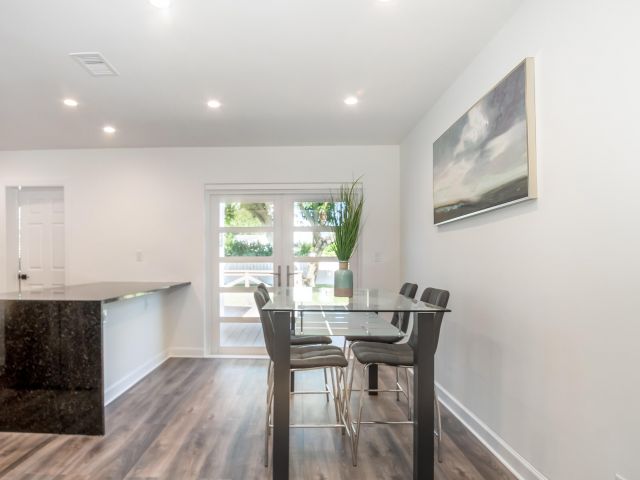 Дом в аренду по адресу 121 George Bush Boulevard - фото 6798495