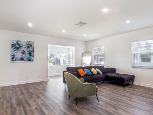 Дом в аренду по адресу 121 George Bush Boulevard - фото 6798497