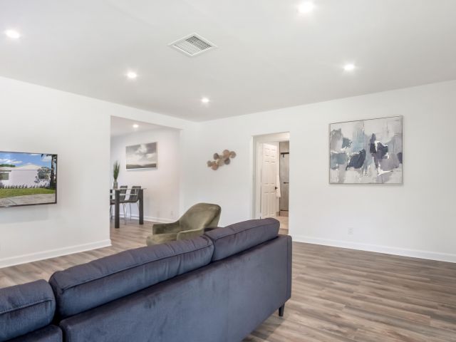 Дом в аренду по адресу 121 George Bush Boulevard - фото 6798498