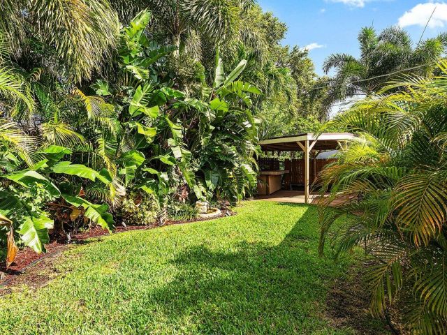 Продажа дома по адресу 5151 NE 8th Avenue - фото 6808190