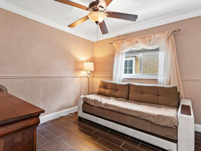 Продажа дома по адресу 5151 NE 8th Avenue - фото 6808193