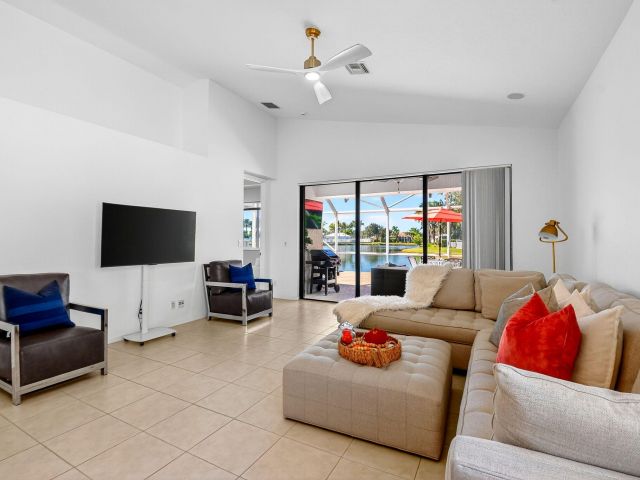 Дом в аренду по адресу 2245 Sapphire Circle - фото 6808561