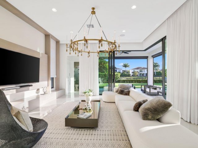 Продажа дома по адресу 9276 Biaggio Road - фото 6830678