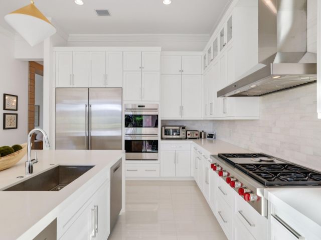 Продажа дома по адресу 9276 Biaggio Road - фото 6830683