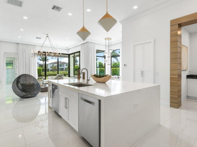 Продажа дома по адресу 9276 Biaggio Road - фото 6830684