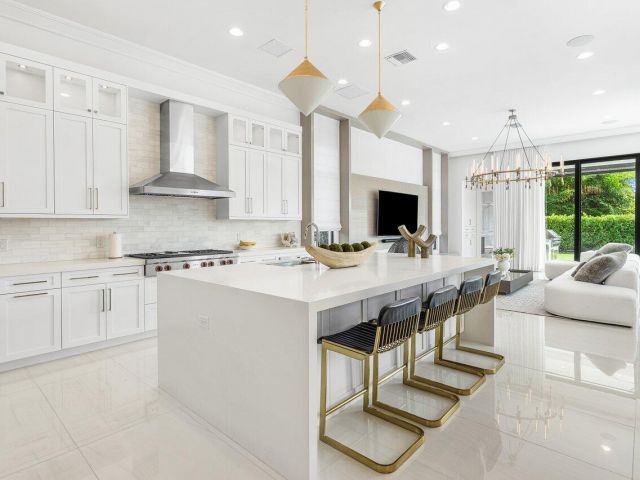 Продажа дома по адресу 9276 Biaggio Road - фото 6830687