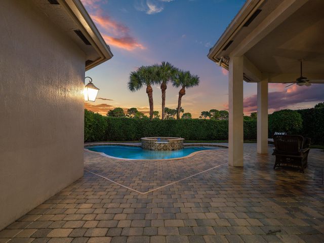 Продажа дома по адресу 15620 Glencrest Avenue - фото 6872677