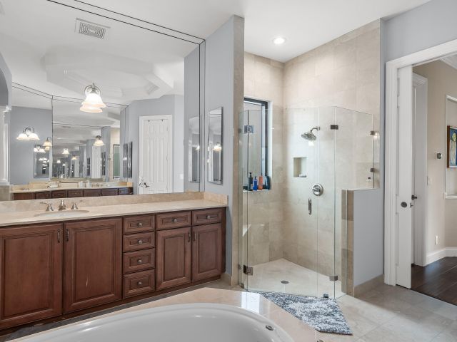 Продажа дома по адресу 15620 Glencrest Avenue - фото 6872681