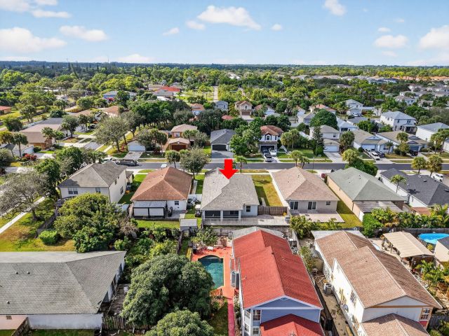 Продажа дома по адресу 1430 Red Apple Lane - фото 6815291