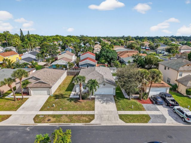 Продажа дома по адресу 1430 Red Apple Lane - фото 6815296