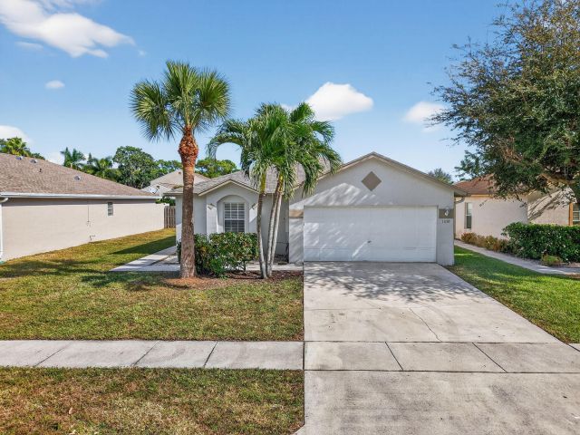 Продажа дома по адресу 1430 Red Apple Lane - фото 6815297