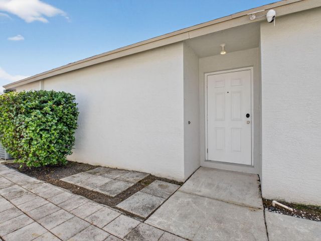 Продажа дома по адресу 1430 Red Apple Lane - фото 6815306