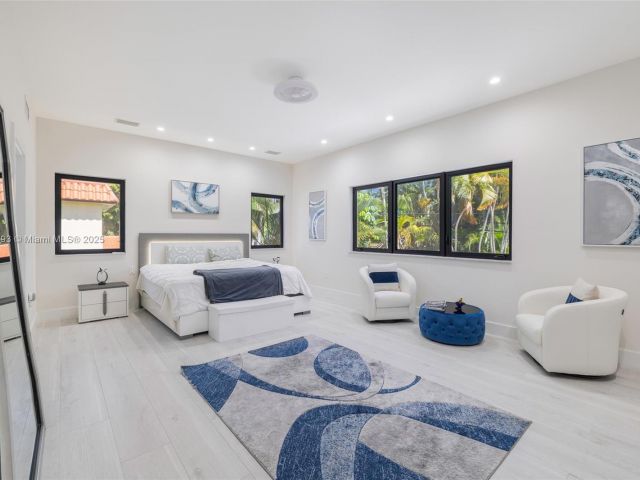 Продажа дома по адресу 6220 SW 144th St - фото 7535517