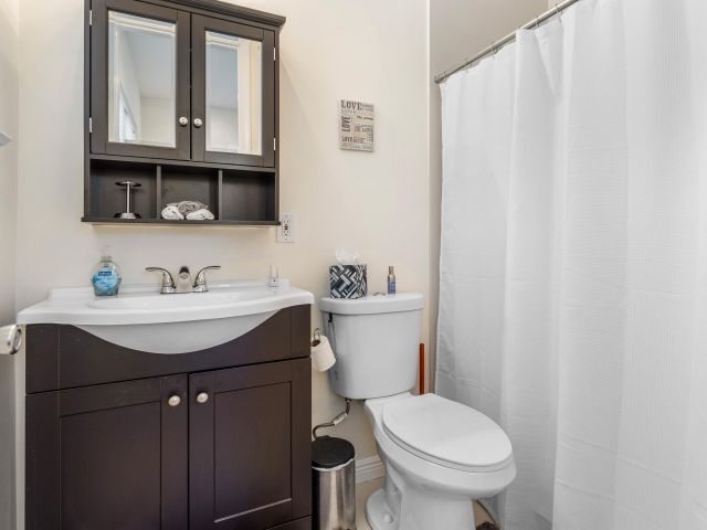 Дом в аренду по адресу 1500 NE 4th Court - фото 6798386