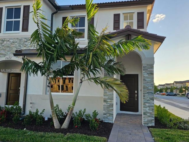 Дом в аренду по адресу 2618 SE 27th Ct 2618 - фото 7519087