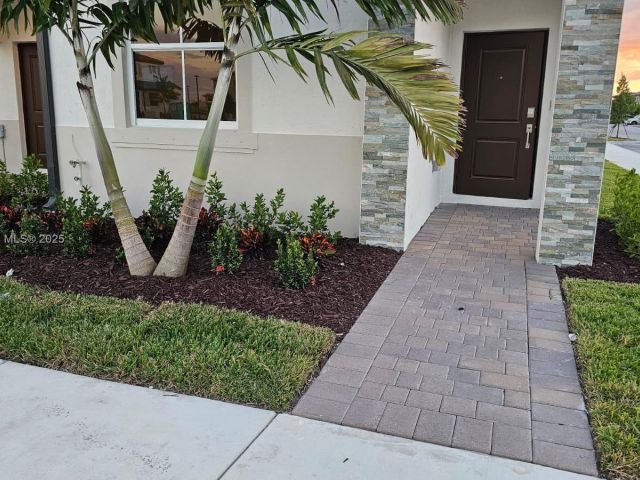 Дом в аренду по адресу 2618 SE 27th Ct 2618 - фото 7519093