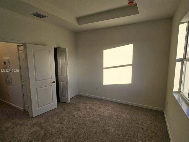 Дом в аренду по адресу 2618 SE 27th Ct 2618 - фото 7519116