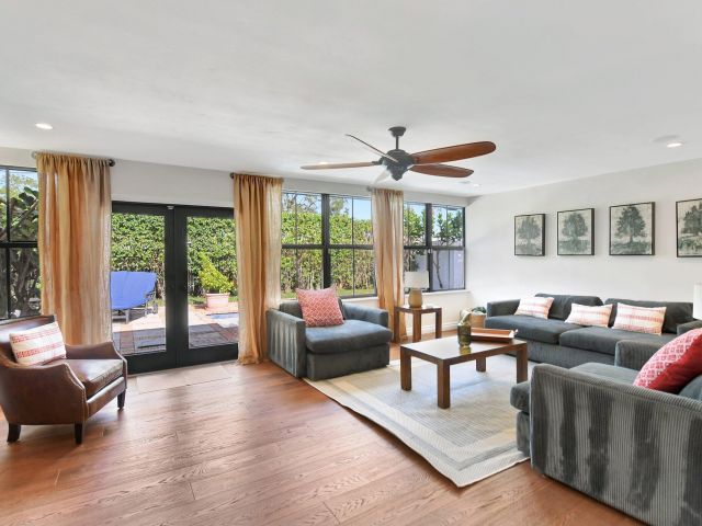 Дом в аренду по адресу 801 SW 5th Street - фото 6809349