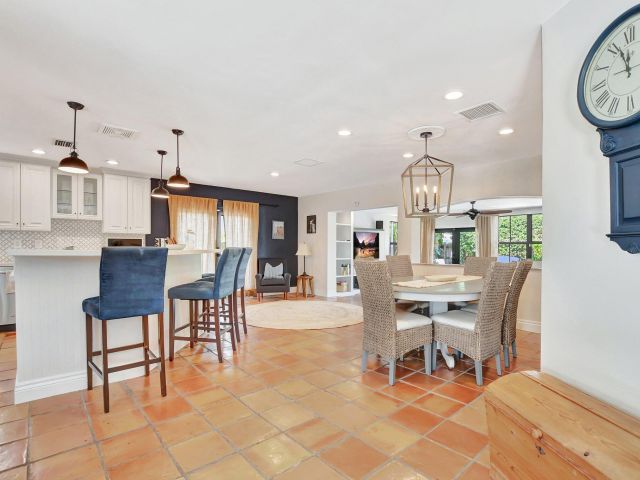 Дом в аренду по адресу 801 SW 5th Street - фото 6809359