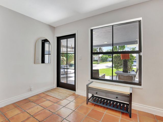 Дом в аренду по адресу 801 SW 5th Street - фото 6809360