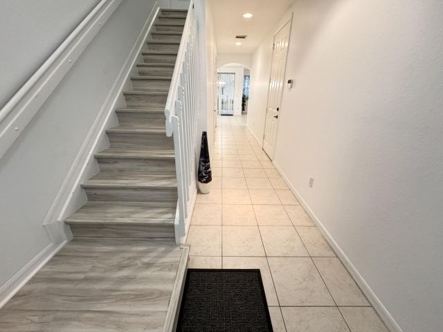 Дом в аренду по адресу 1019 W Longport Circle 5b - фото 6803636