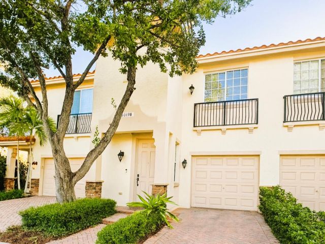 Дом в аренду по адресу 1019 W Longport Circle 5b - фото 6803652