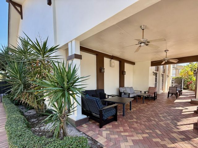 Дом в аренду по адресу 870 Marina Del Ray Lane 4 - фото 6808377