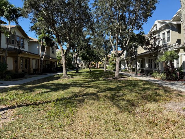 Дом в аренду по адресу 870 Marina Del Ray Lane 4 - фото 6808382