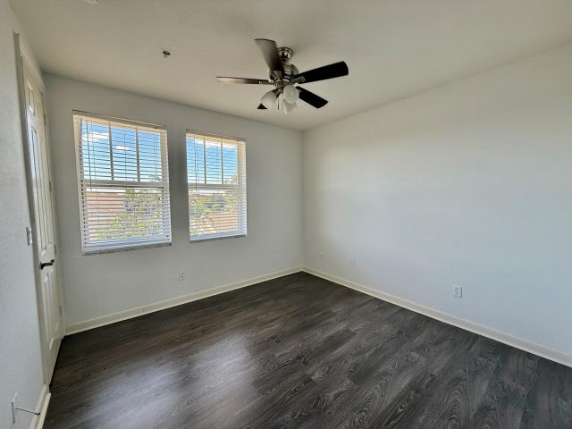 Дом в аренду по адресу 870 Marina Del Ray Lane 4 - фото 6808387