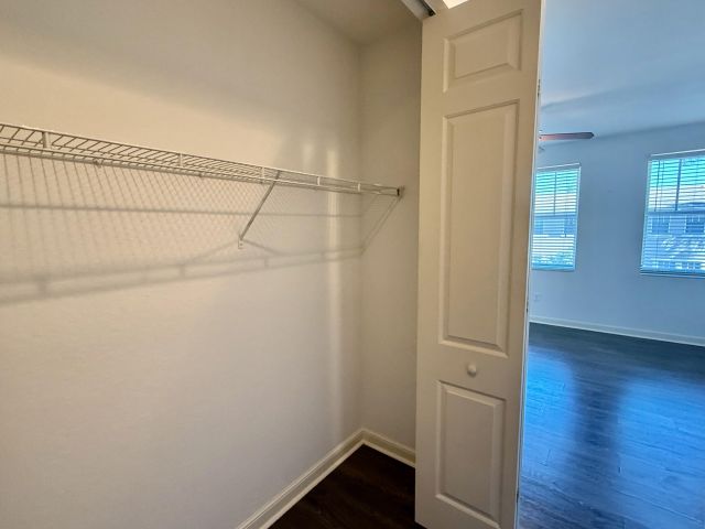 Дом в аренду по адресу 870 Marina Del Ray Lane 4 - фото 6808388