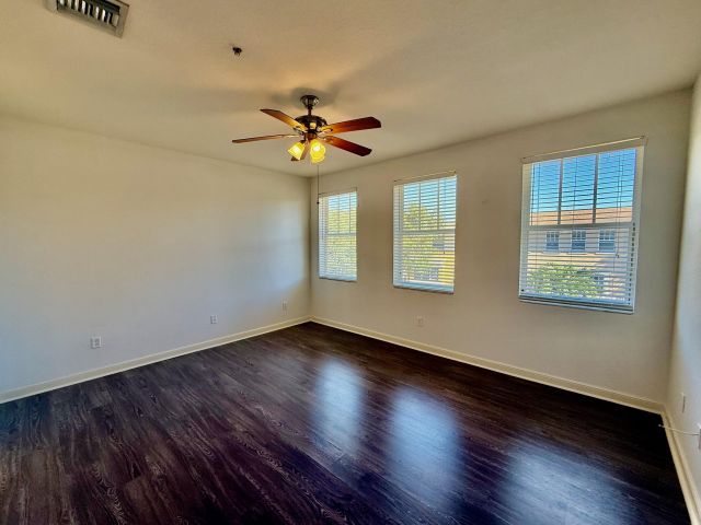 Дом в аренду по адресу 870 Marina Del Ray Lane 4 - фото 6808390