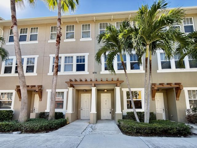 Дом в аренду по адресу 870 Marina Del Ray Lane 4 - фото 6808396