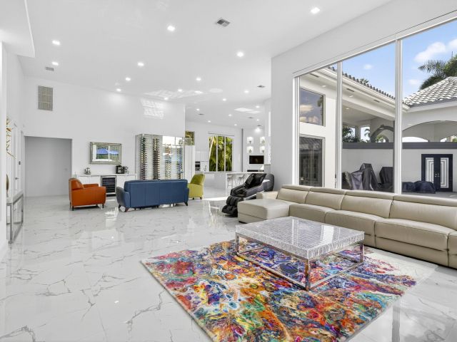 Продажа дома по адресу 2673 NW 64th Boulevard - фото 6814530