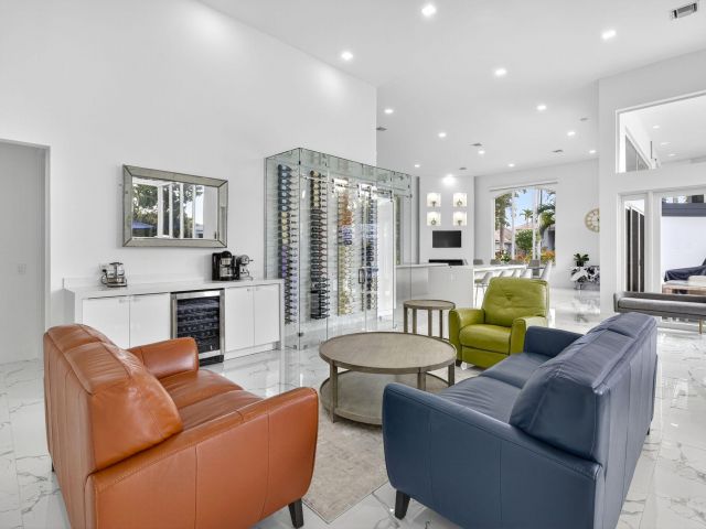 Продажа дома по адресу 2673 NW 64th Boulevard - фото 6814534