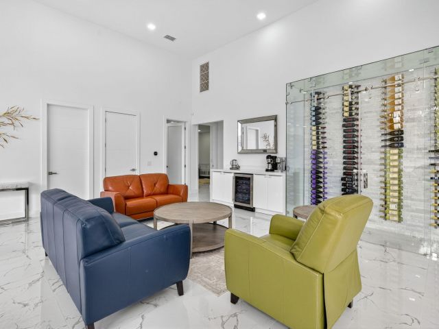 Продажа дома по адресу 2673 NW 64th Boulevard - фото 6814537