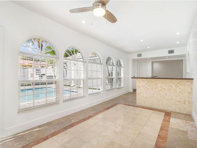 Продажа дома по адресу 3517 N Flagler Drive - фото 6808692